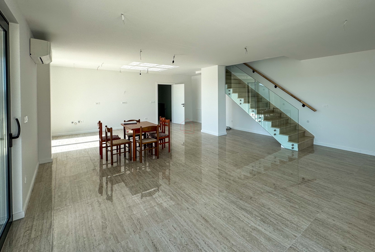 Villa di lusso a Betina con piscina e vista mare