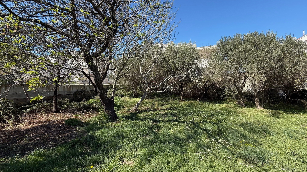 terreno edificabile al terzo ordine dal mare - Murter - 618m2