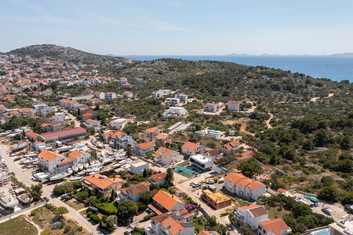 terreno edificabile al terzo ordine dal mare - Murter - 618m2