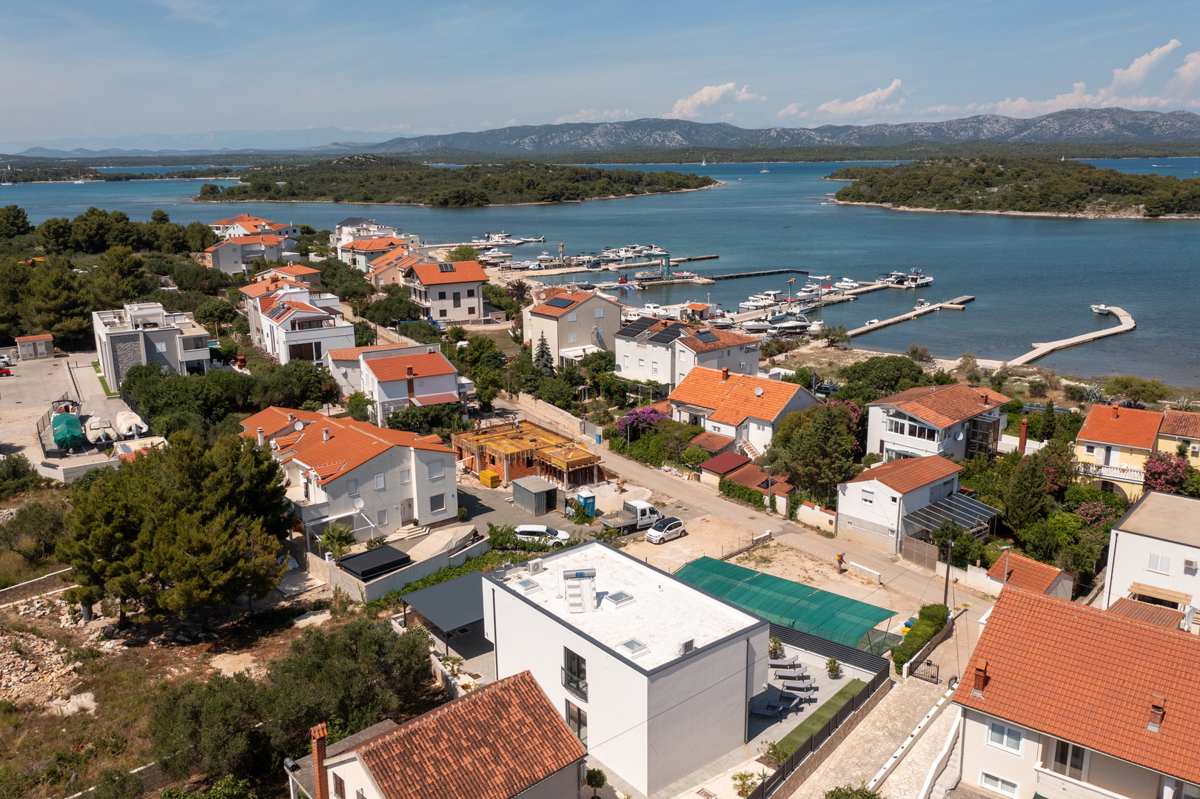 terreno edificabile al terzo ordine dal mare - Murter - 618m2