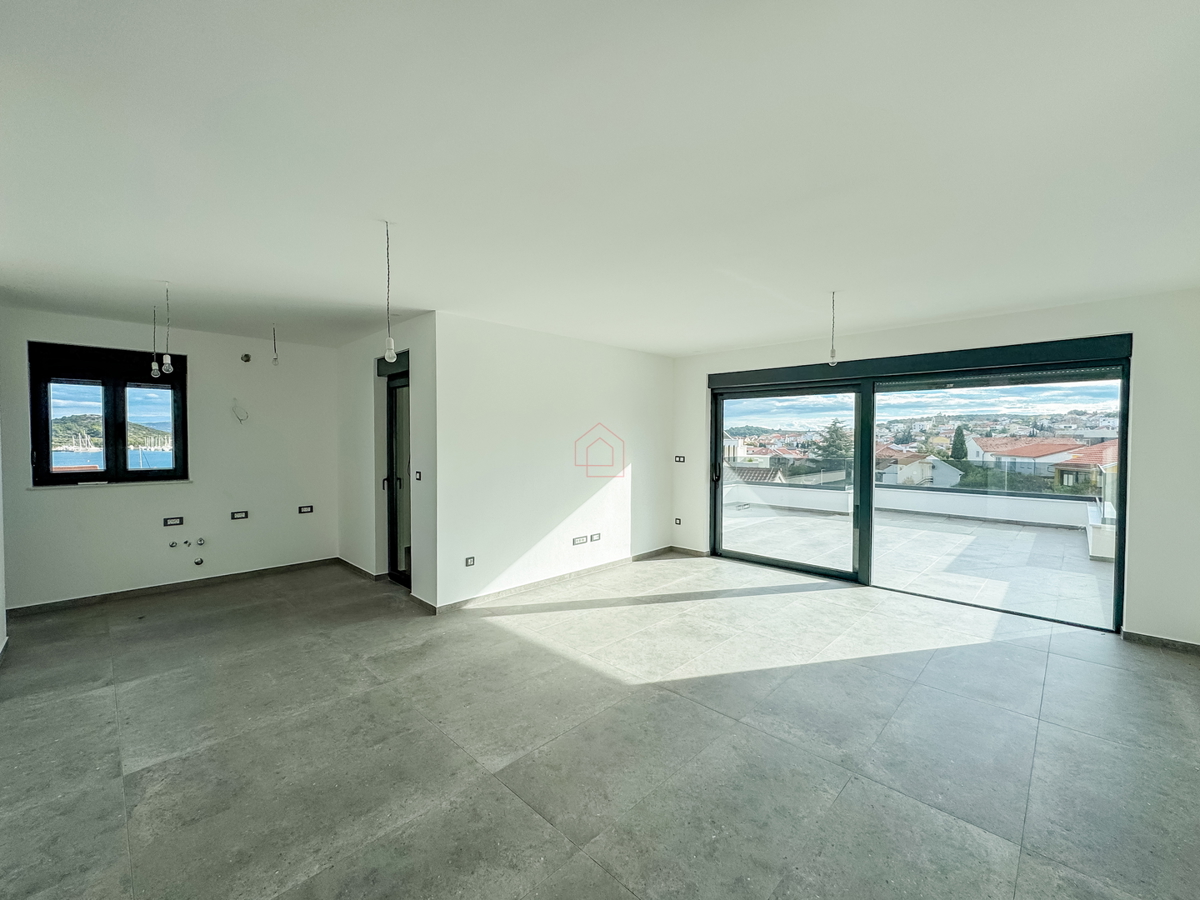 Il più bello attico in vendita sull'isola di Murter con 3 camere da letto.