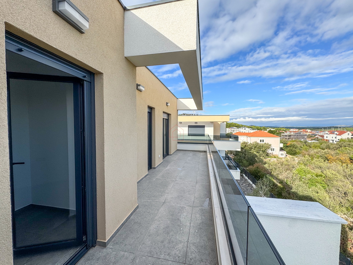 Il più bello attico in vendita sull'isola di Murter con 3 camere da letto.