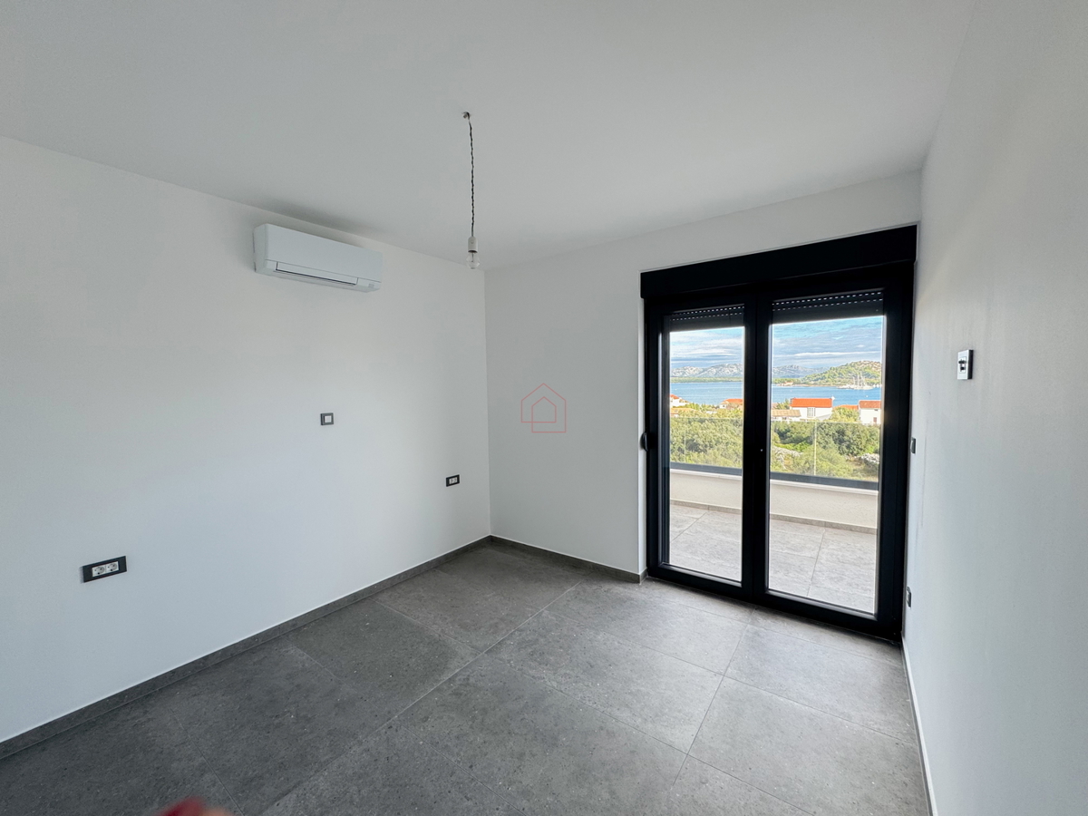 Il più bello attico in vendita sull'isola di Murter con 3 camere da letto.