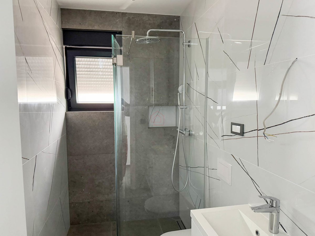 Il più bello attico in vendita sull'isola di Murter con 3 camere da letto.