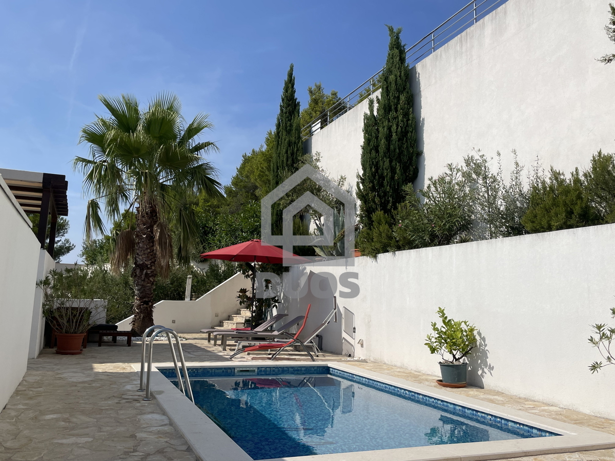 2 appartamenti splendidi con piscina e vista mare - attività di affitto avviata