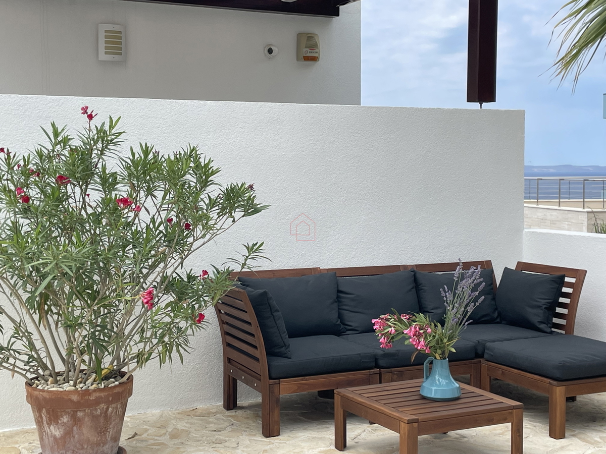 2 appartamenti splendidi con piscina e vista mare - attività di affitto avviata