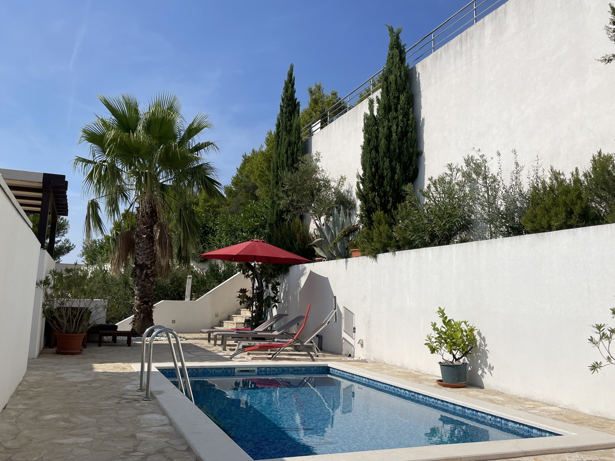 2 appartamenti splendidi con piscina e vista mare - attività di affitto avviata