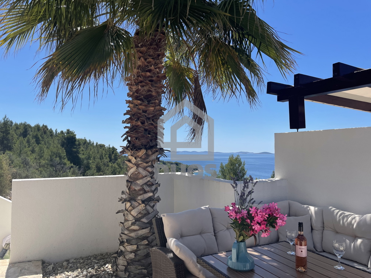 2 appartamenti splendidi con piscina e vista mare - attività di affitto avviata