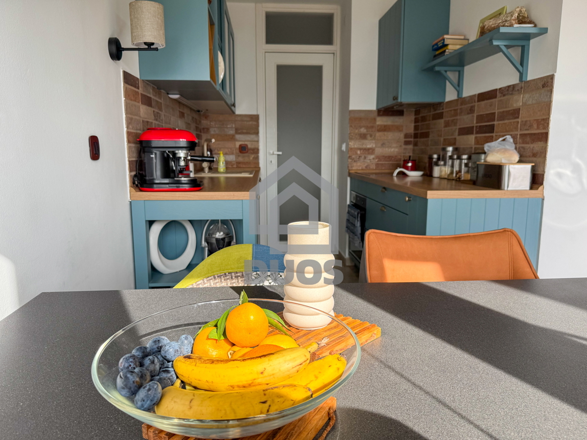 Appartamento moderno arredato a Šibenik con due camere da letto e vista mare