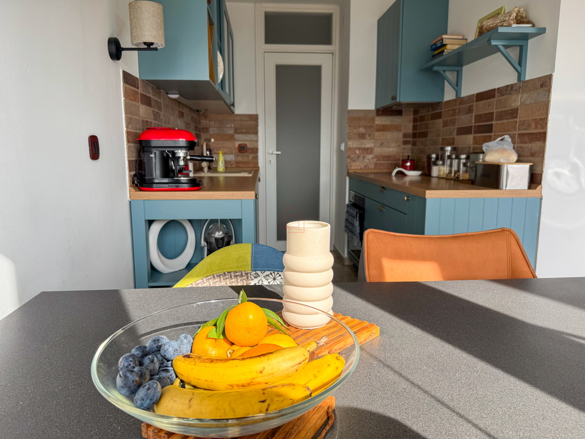 Appartamento moderno arredato a Šibenik con due camere da letto e vista mare