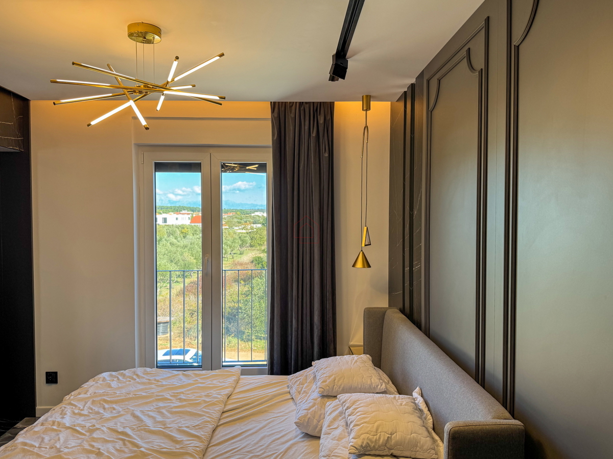 Bellissimo appartamento all'ultimo piano con terrazza sul tetto proprio accanto al mare