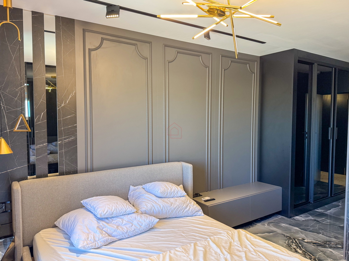 Bellissimo appartamento all'ultimo piano con terrazza sul tetto proprio accanto al mare