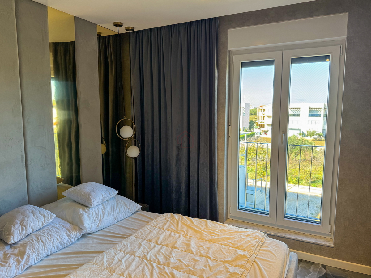 Bellissimo appartamento all'ultimo piano con terrazza sul tetto proprio accanto al mare