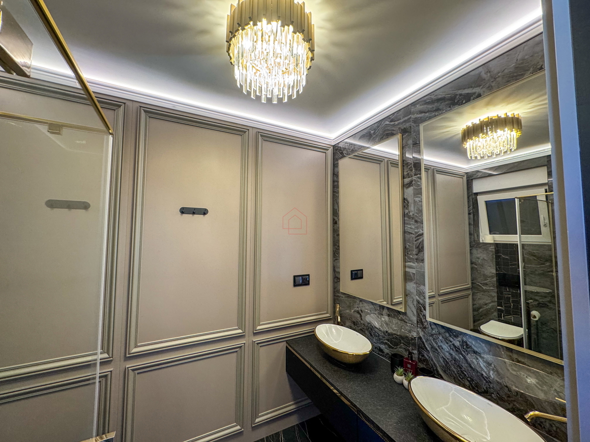 Bellissimo appartamento all'ultimo piano con terrazza sul tetto proprio accanto al mare