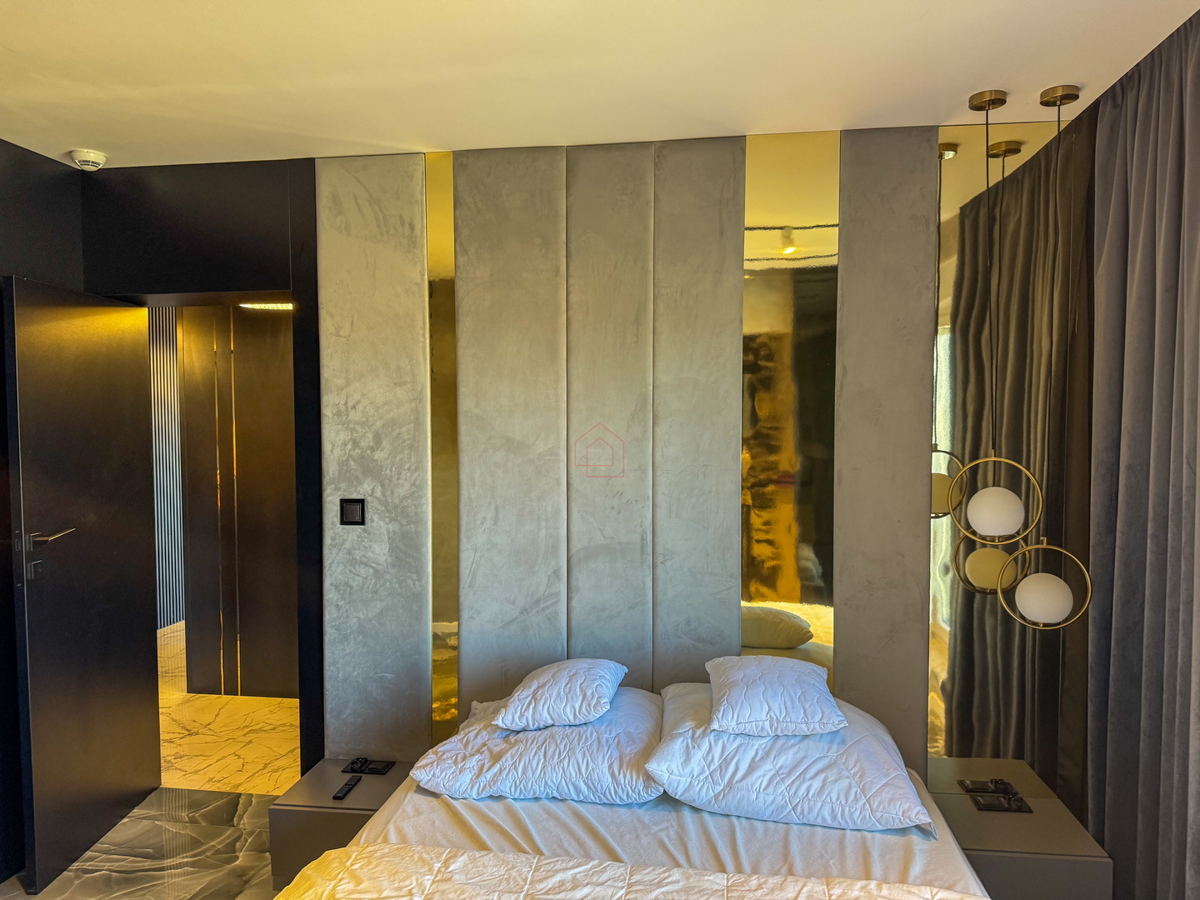 Bellissimo appartamento all'ultimo piano con terrazza sul tetto proprio accanto al mare