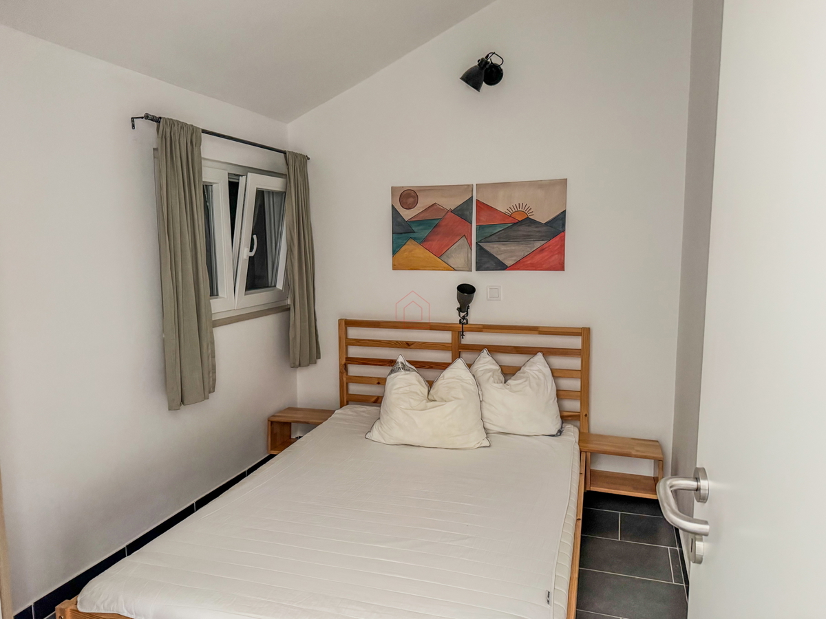 Casa vicino alla spiaggia di Betina con quattro unità abitative