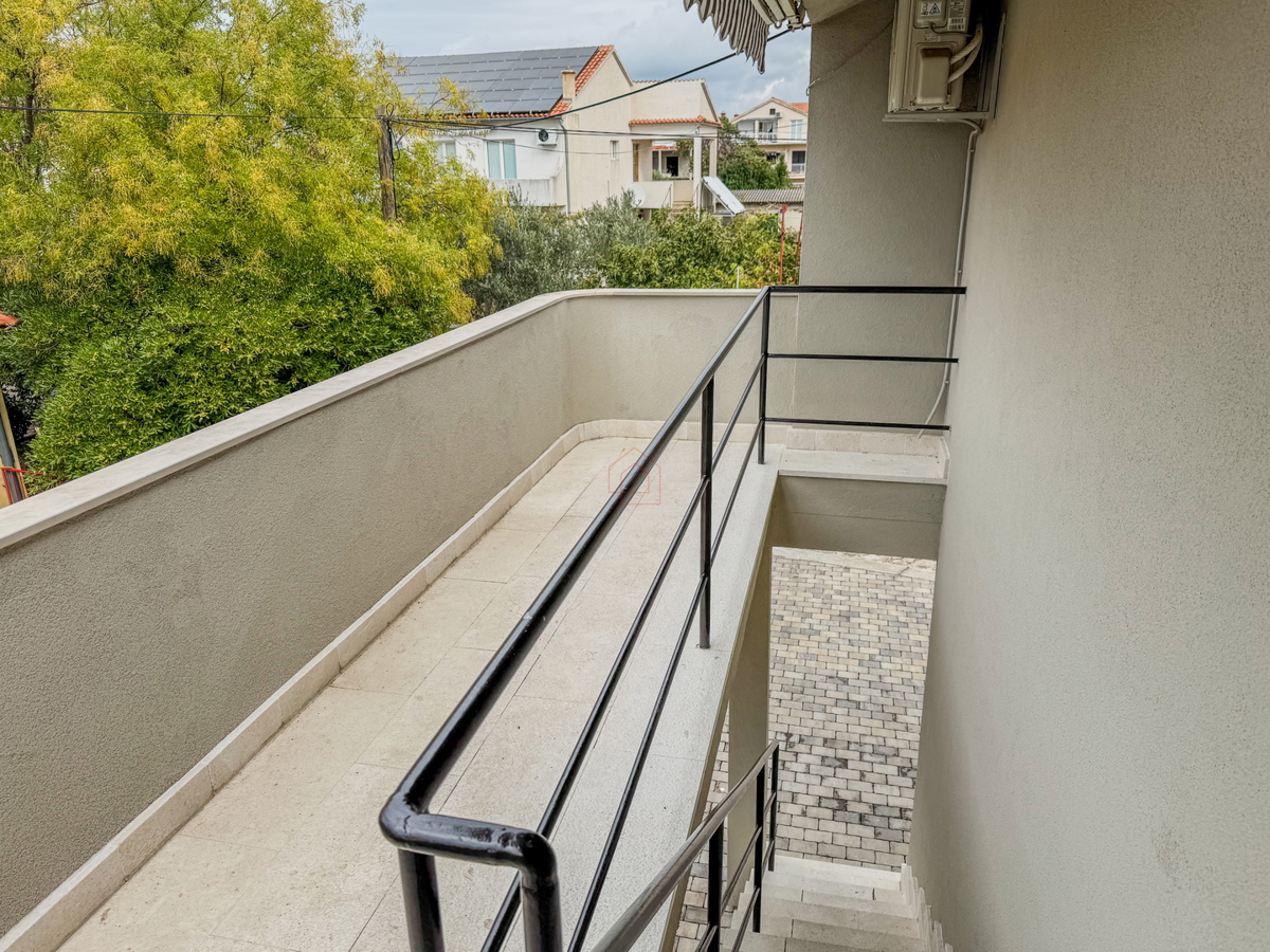 Casa vicino alla spiaggia di Betina con quattro unità abitative