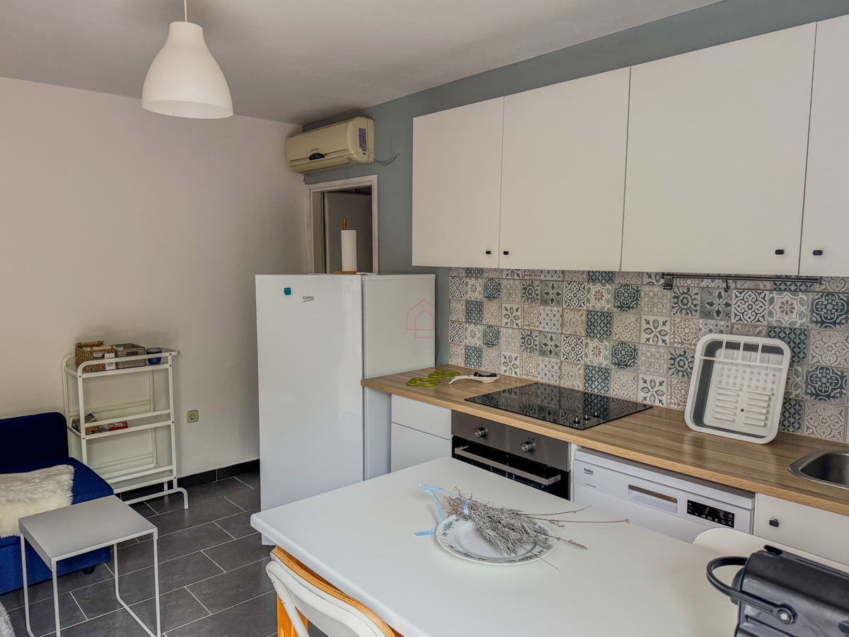 Casa vicino alla spiaggia di Betina con quattro unità abitative