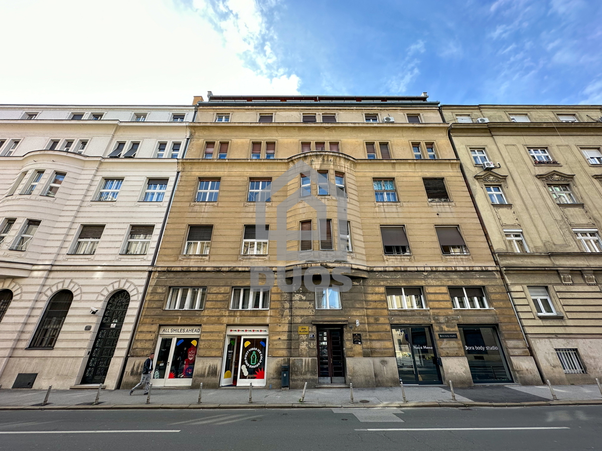 Ottima posizione - Appartamento trilocale nel centro di Zagabria al terzo piano di un edificio residenziale.