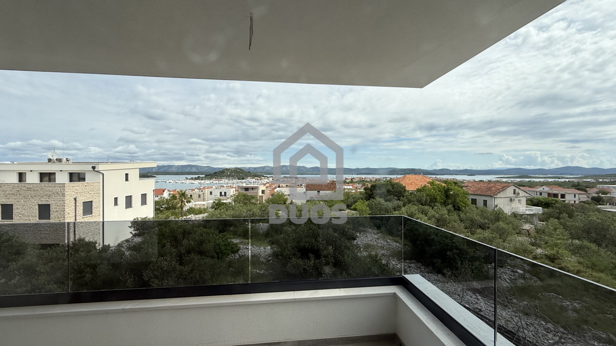 Bellissimo appartamento al primo piano con vista mare