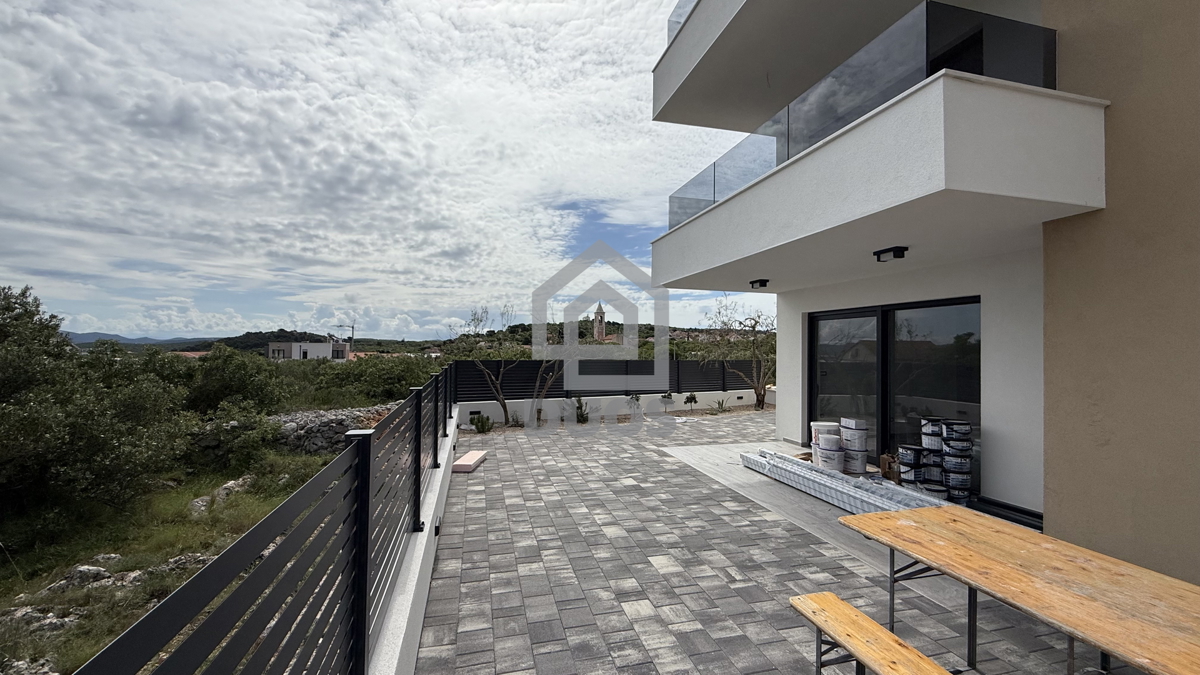 Bellissimo appartamento al primo piano con vista mare