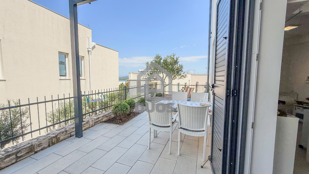 Bellissimo appartamento al piano terra con terrazza e parcheggio