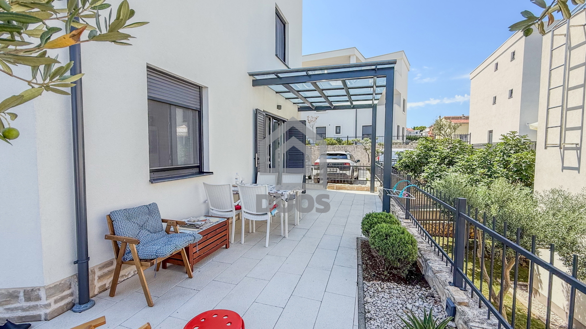 Bellissimo appartamento al piano terra con terrazza e parcheggio