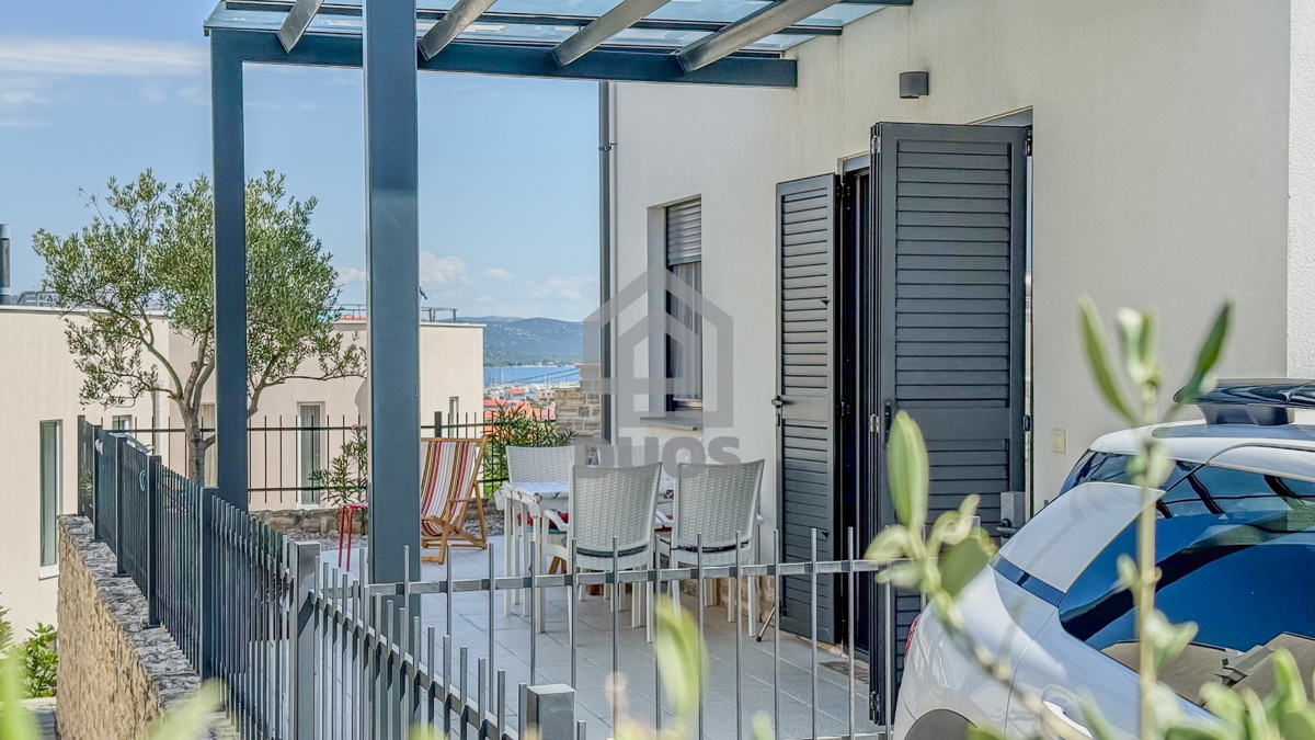Bellissimo appartamento al piano terra con terrazza e parcheggio