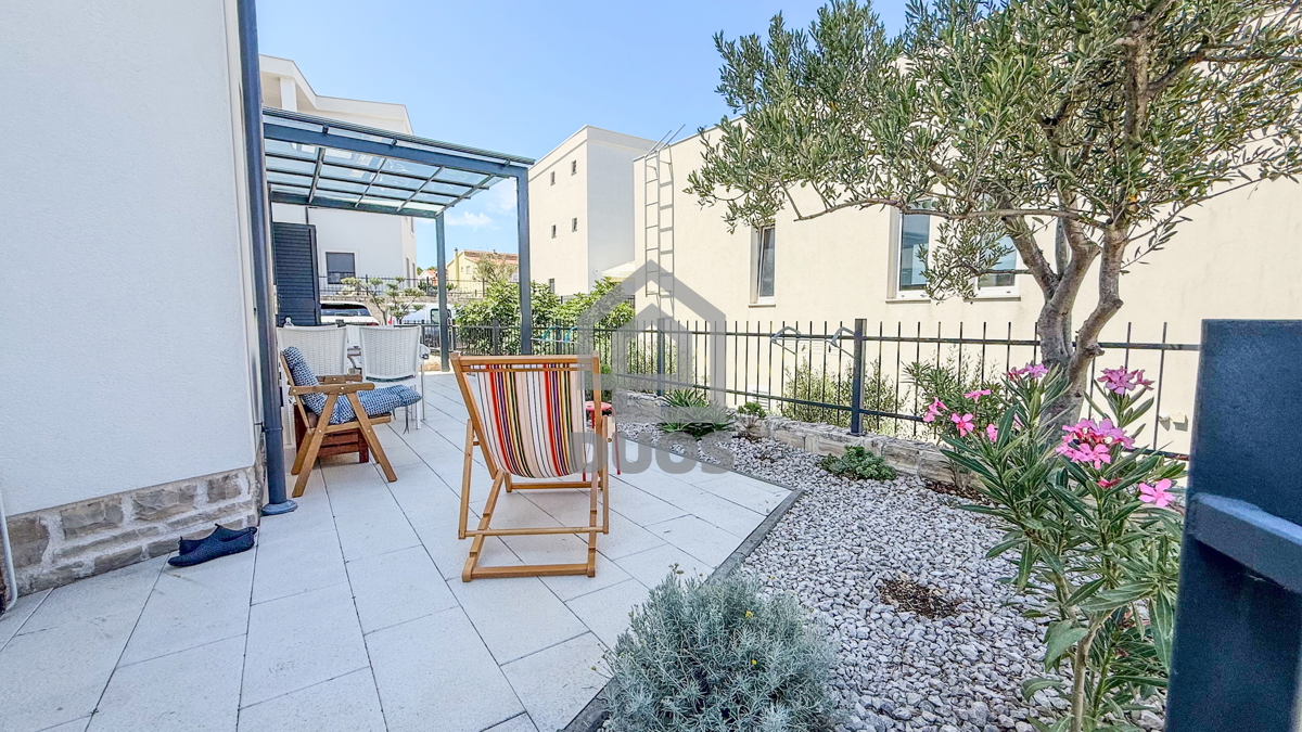 Bellissimo appartamento al piano terra con terrazza e parcheggio