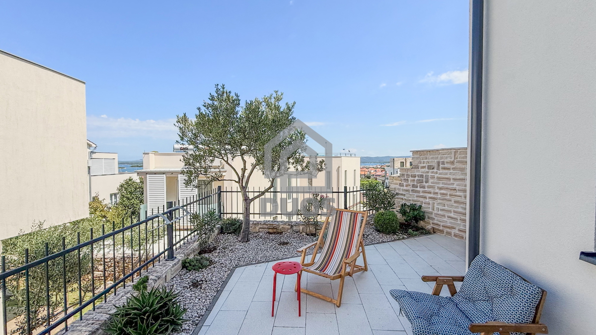 Bellissimo appartamento al piano terra con terrazza e parcheggio