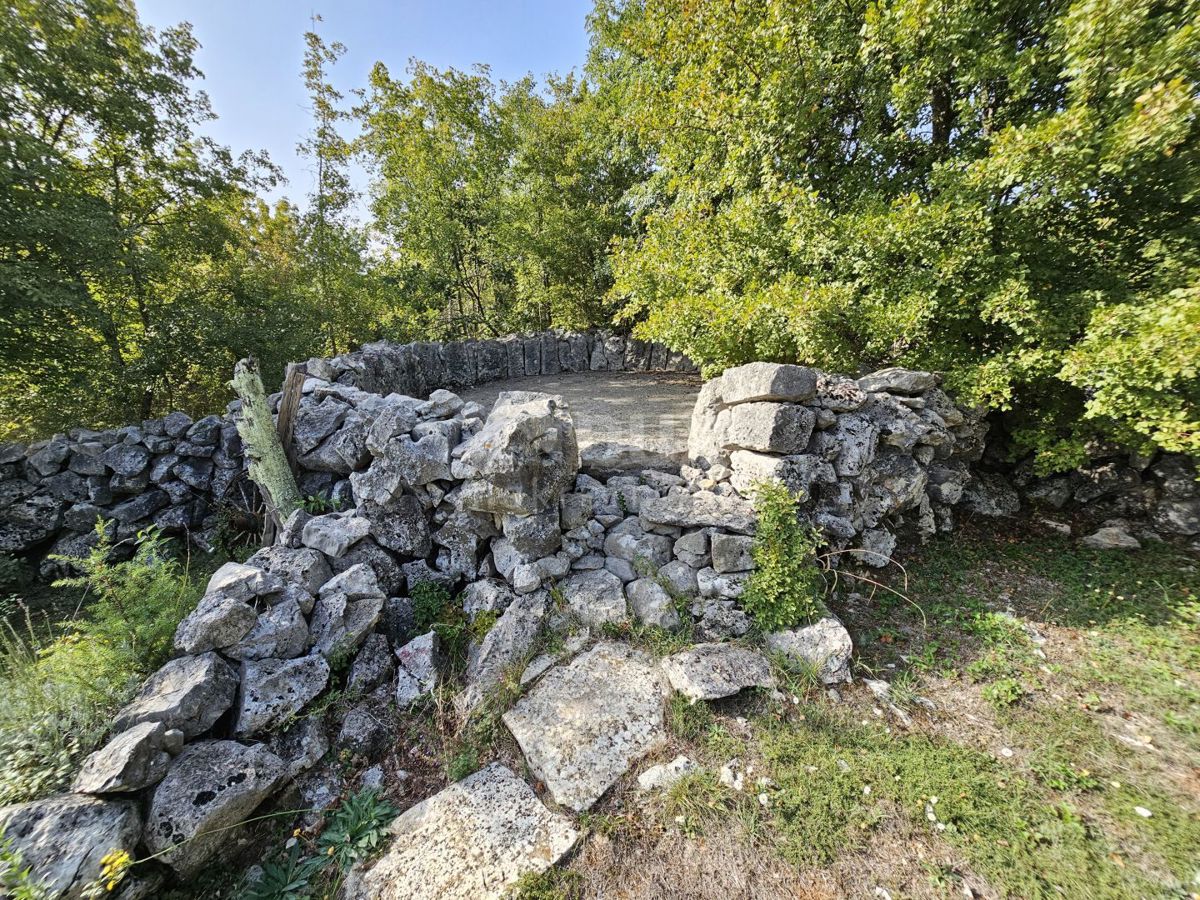 ISOLA DI KRK, VRBNIK (dintorni) - Casa indipendente con due appartamenti