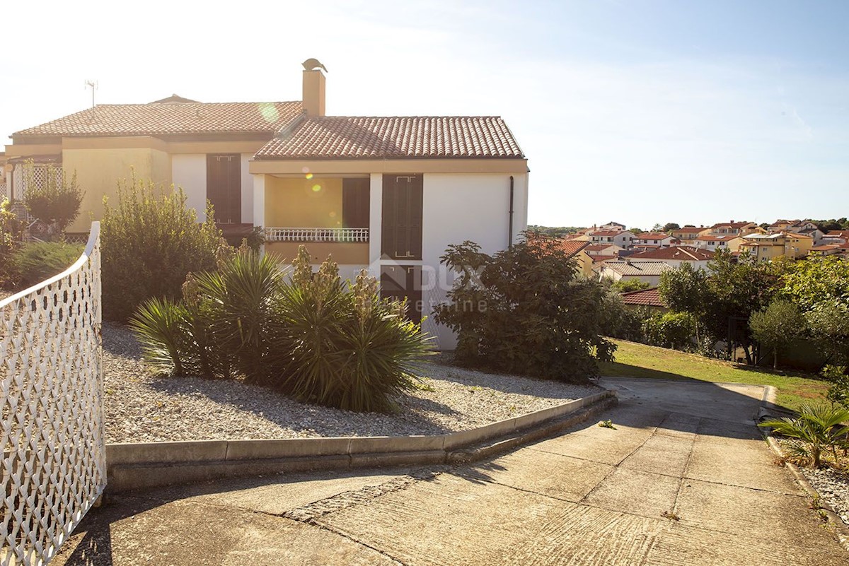 ISTRIA, MEDULIN Palazzina al mare con piscina, taverna e campo da tennis - VISTA MARE!!