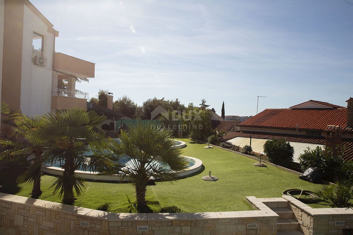 ISTRIA, MEDULIN Palazzina al mare con piscina, taverna e campo da tennis - VISTA MARE!!