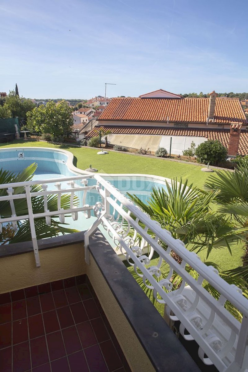 ISTRIA, MEDULIN Palazzina al mare con piscina, taverna e campo da tennis - VISTA MARE!!