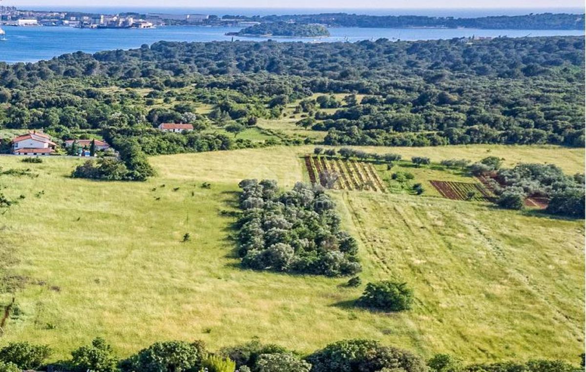 Terreno Veli vrh, Pula, 675m2