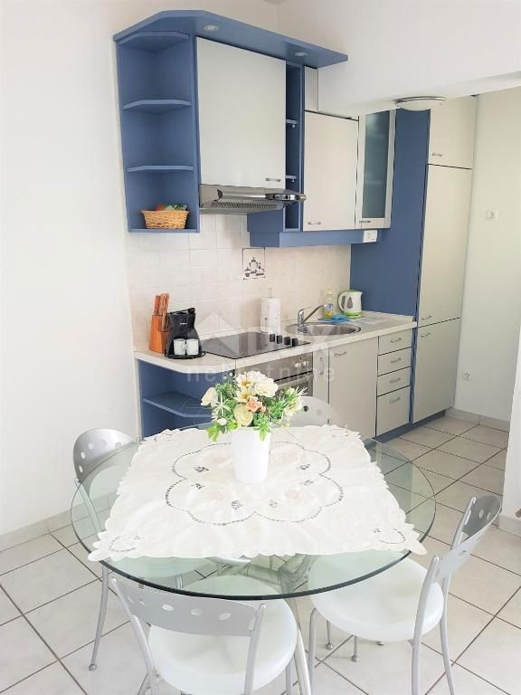 ZADAR, BRODARICA - Casa in ottima posizione, a 50 m dal mare