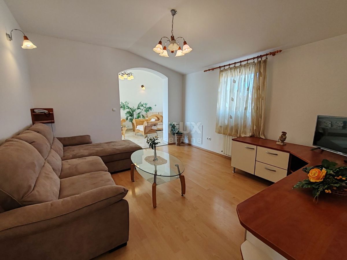 ZADAR, BRODARICA - Casa in ottima posizione, a 50 m dal mare