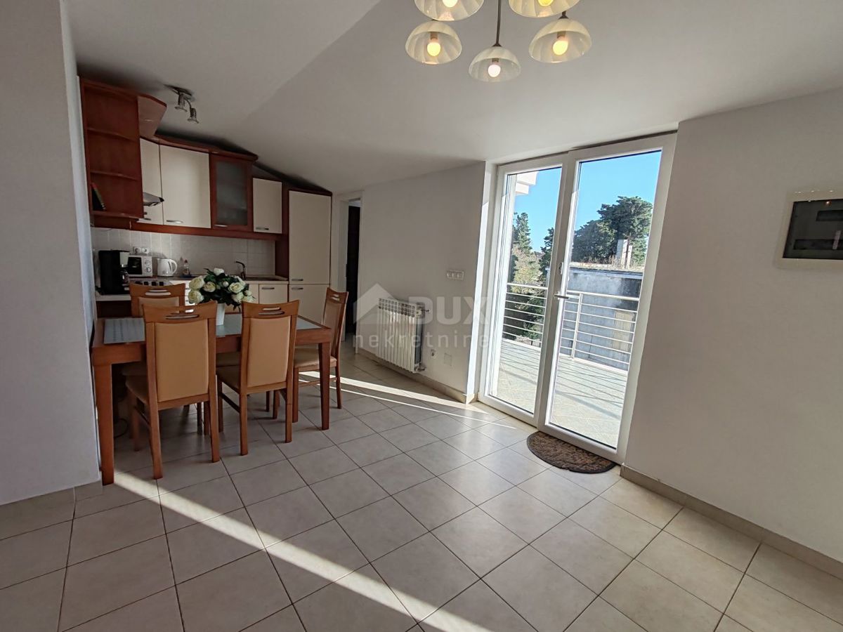 ZADAR, BRODARICA - Casa in ottima posizione, a 50 m dal mare