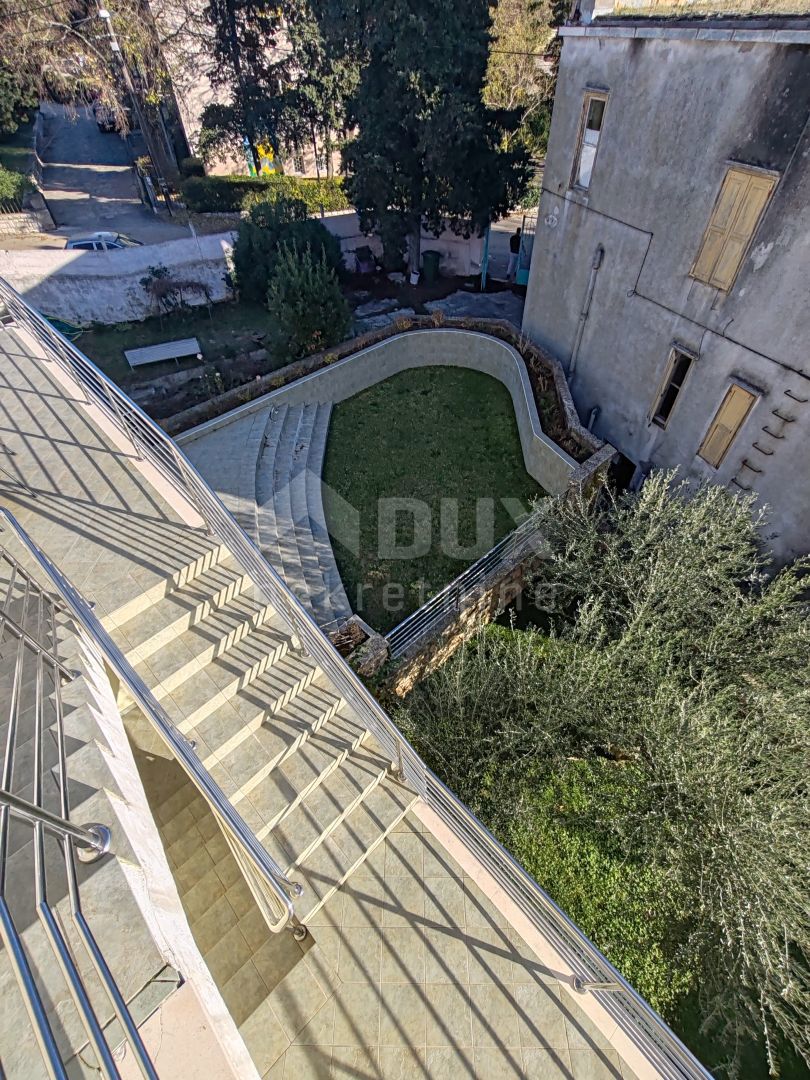 ZADAR, BRODARICA - Casa in ottima posizione, a 50 m dal mare