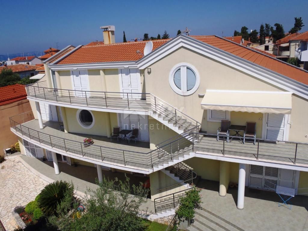 ZADAR, BRODARICA - Casa in ottima posizione, a 50 m dal mare