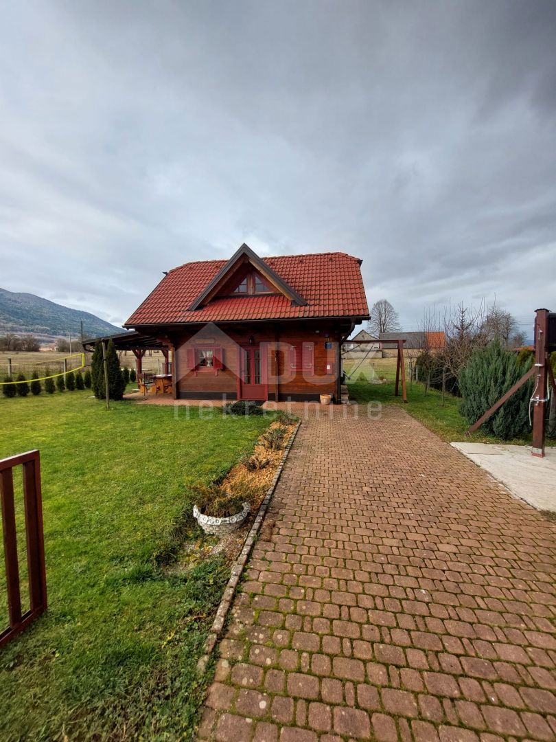 OTOČAC, LIČKO LEŠČE - Casa nella natura con piscina