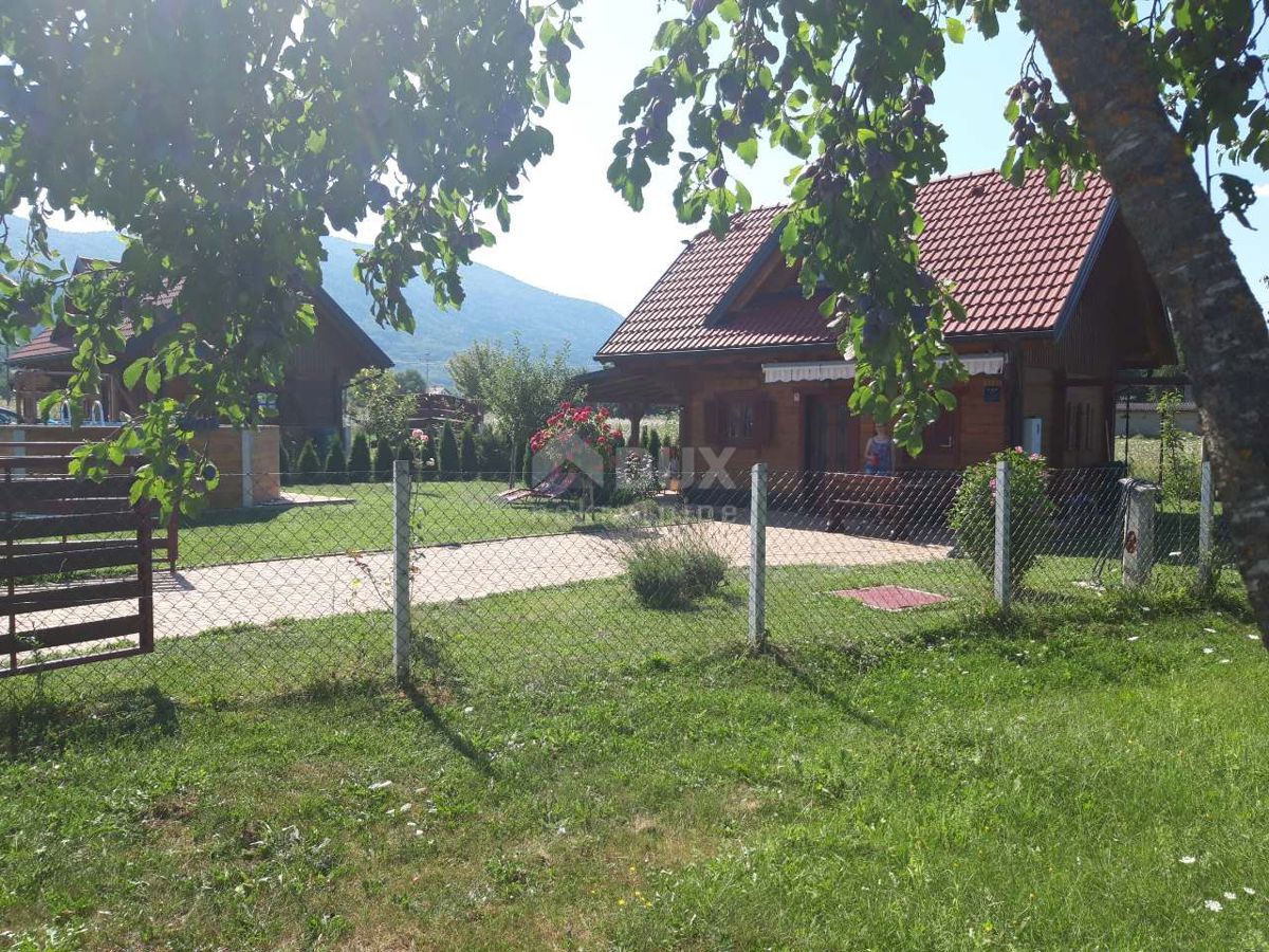 OTOČAC, LIČKO LEŠČE - Casa nella natura con piscina