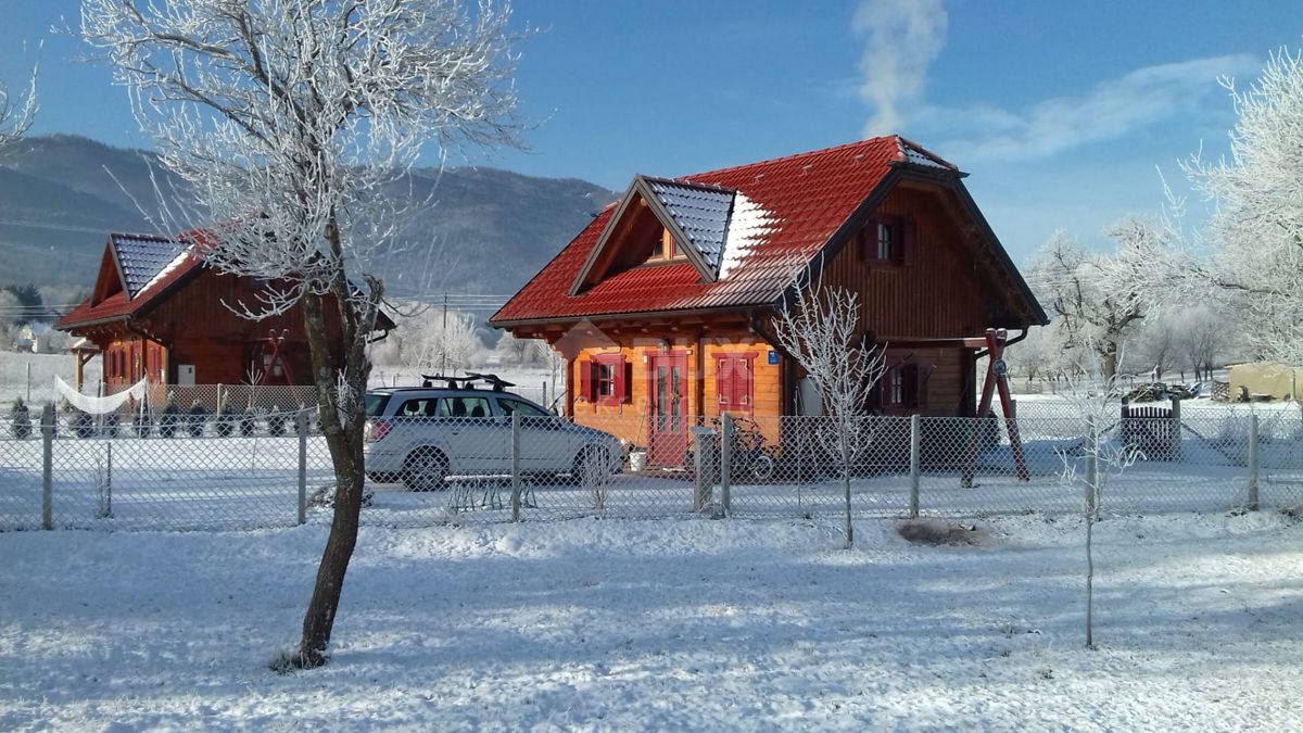 OTOČAC, LIČKO LEŠČE - Casa nella natura con piscina