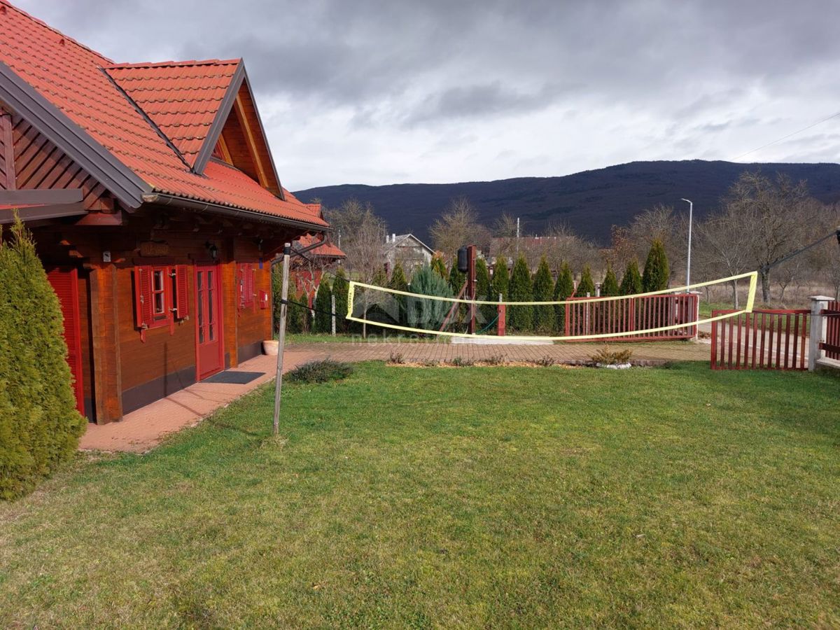 OTOČAC, LIČKO LEŠČE - Casa nella natura con piscina