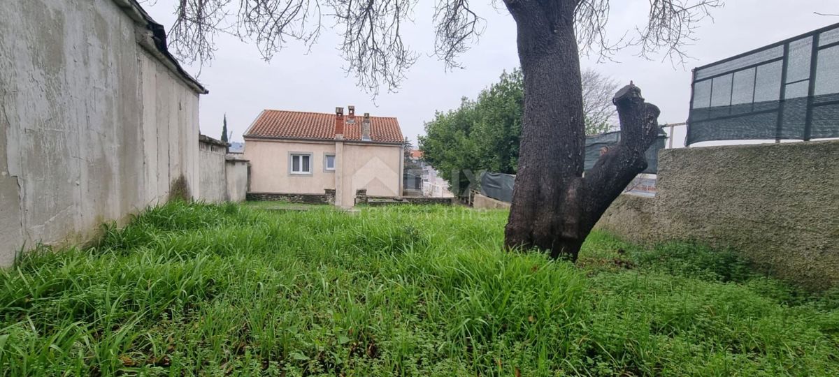 ISTRIA, POLA Una casa con potenziale nel centro della città!