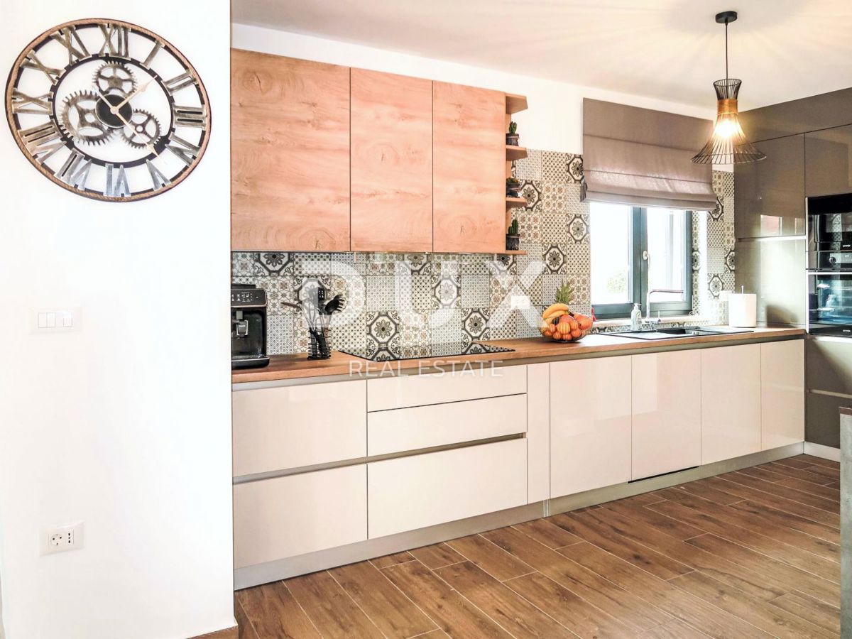 ISTRIA, LABIN - Casa con piscina e bellissimo salone