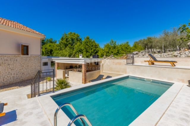 ISOLA DI KRK, MALINSKA - Casa indipendente con piscina