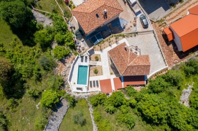 ISOLA DI KRK, MALINSKA - Casa indipendente con piscina