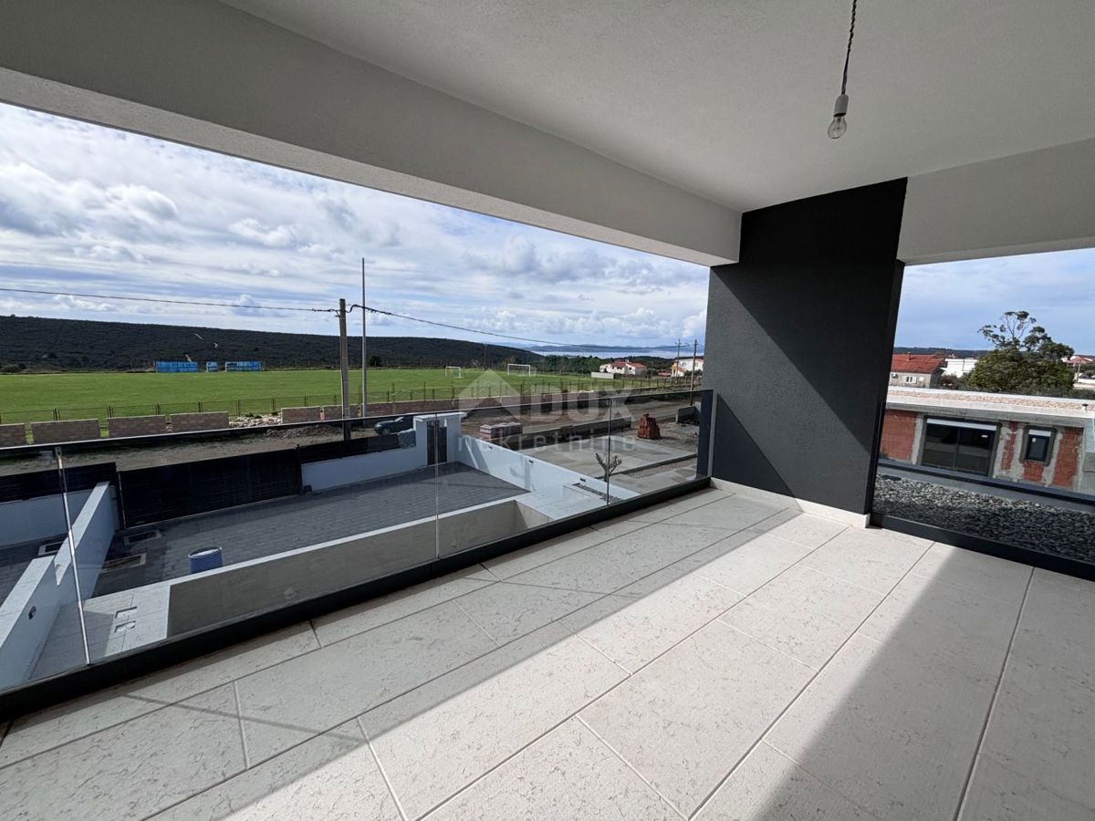 ZADAR, DEBELJAK - Villa bifamiliare con piscina e vista mare