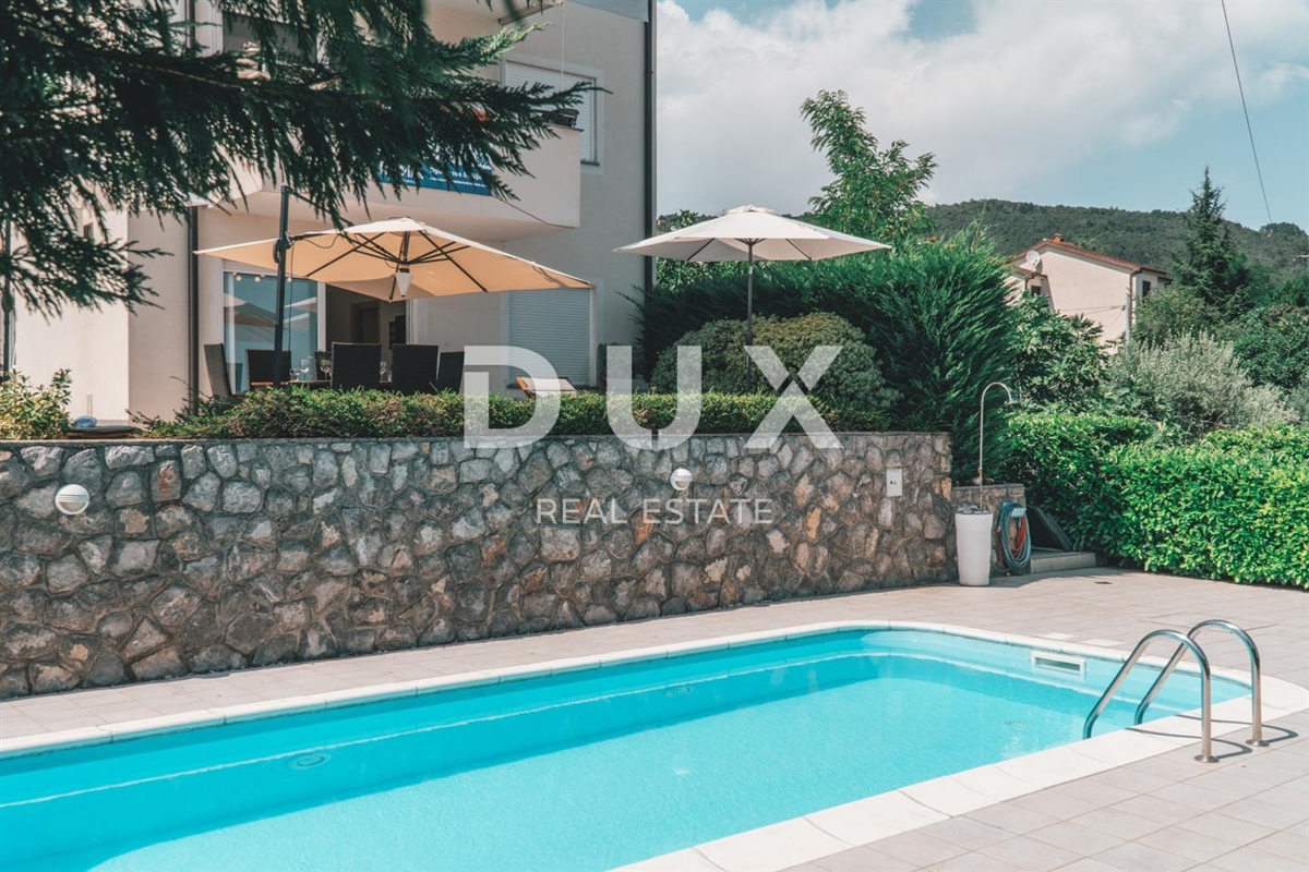 OPATIJA, IČIĆI - appartamento 65m2 con terrazza, vista mare, giardino e piscina comune